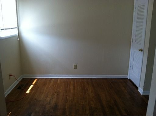 3rd image of 6010 Jefferson Ave APT 15