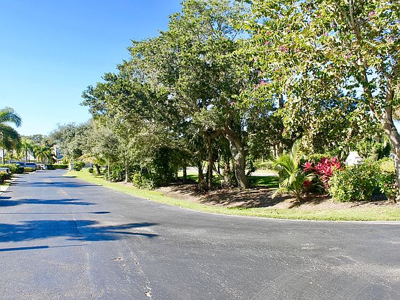 2nd image of 129 Aquarina Blvd