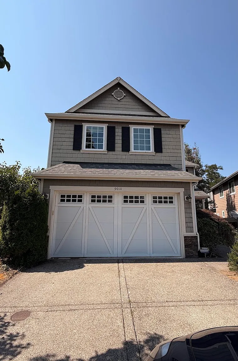 5 bed, 2.5 bath, 2961 sqft, $3,600 — Photo 2
