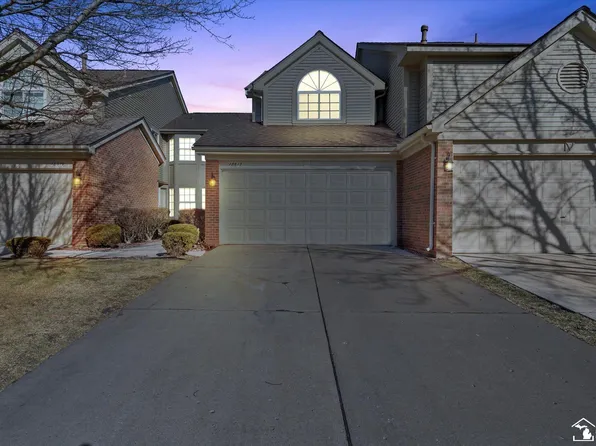 18617 Hilltop Ln, Riverview, MI 48193