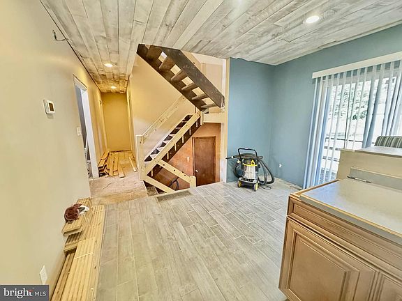 4th image of 306 Shady Acre Ln