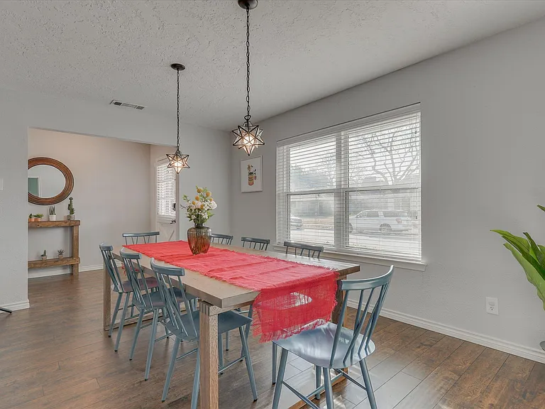 1425 Mayfield Ave — Photo 6
