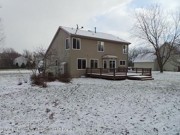 2nd image of 605 N Oakland Dr