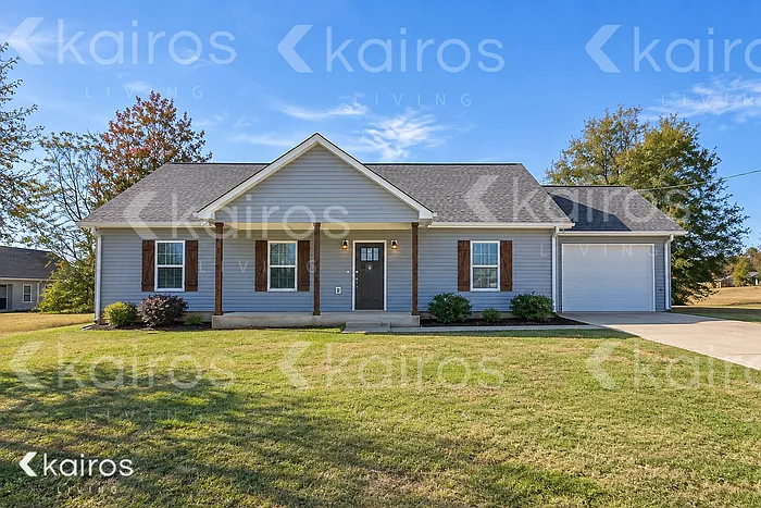 3 bed, 2.0 bath, 1240 sqft, $1,745 — Photo 1