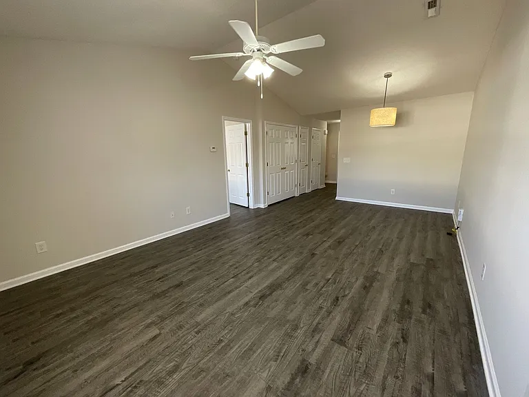 Meridian Park Apartments — Photo 170