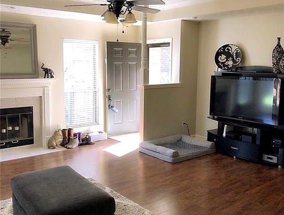 5th image of 8444 Water Oak Ct