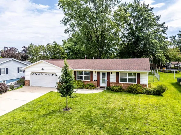225 Lambeth Rd, Waterloo, IA 50701