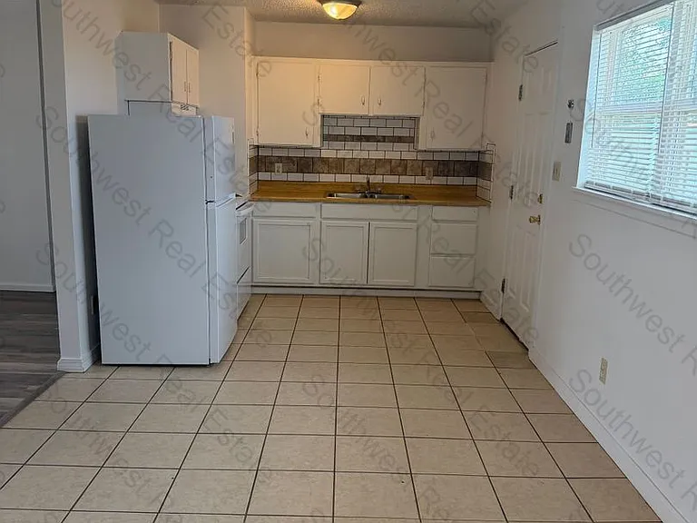 3025 Sheridan St — Photo 2