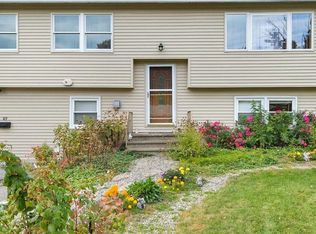 89 Oakwood Dr, S Burlington, VT 05403