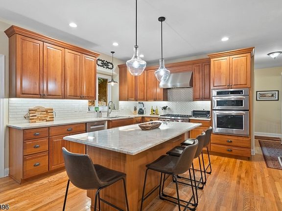 5th image of 32 Sawmill Rd