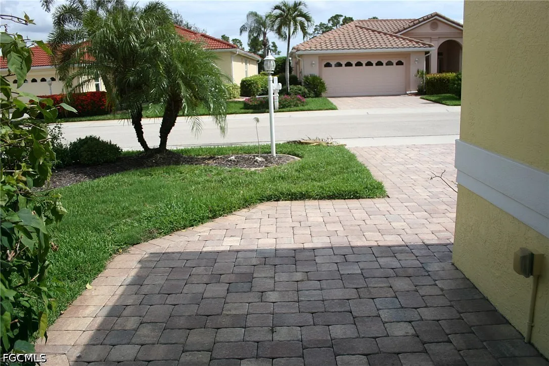 2 bed, 2.0 bath, 1229 sqft, $4,000 — Photo 4