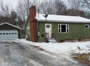 31 Edwards Street, Lincoln, ME 04457