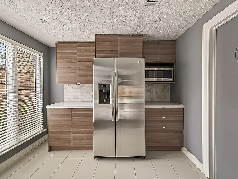 2130 Round Lake Dr — Photo 29