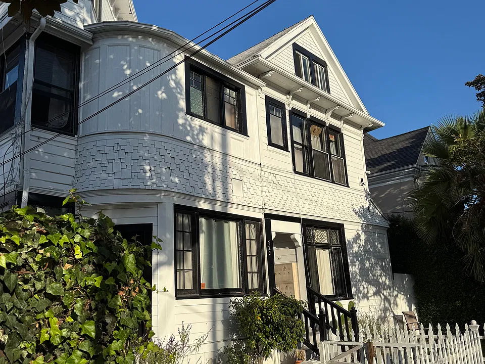 922 Bath St #2