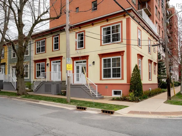 2303 Princess Pl, Halifax, NS B3K 4K5