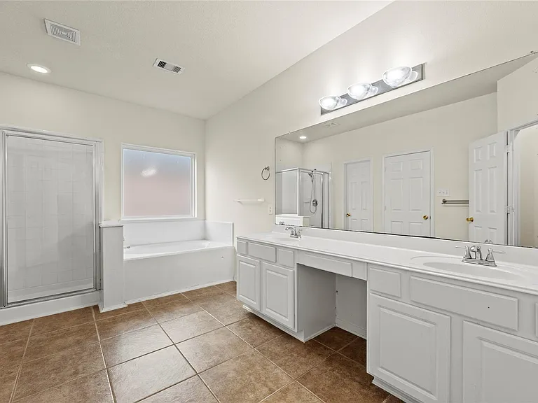 15403 Redbud Dale Ct — Photo 11