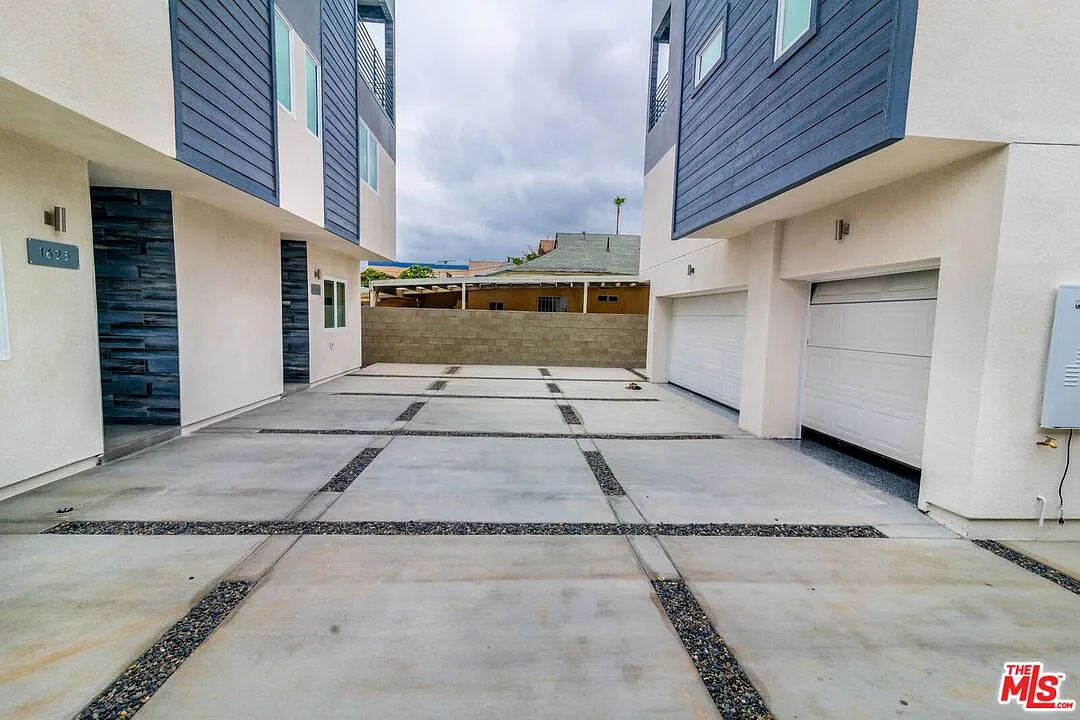 4 bed, 4.0 bath, 1750 sqft, $3,590 — Photo 2