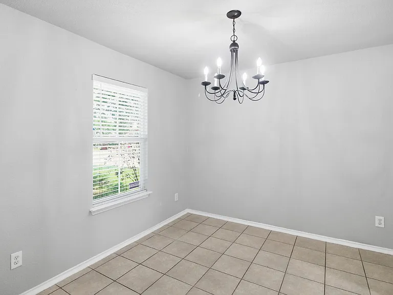 2334 Camberly Vw — Photo 12