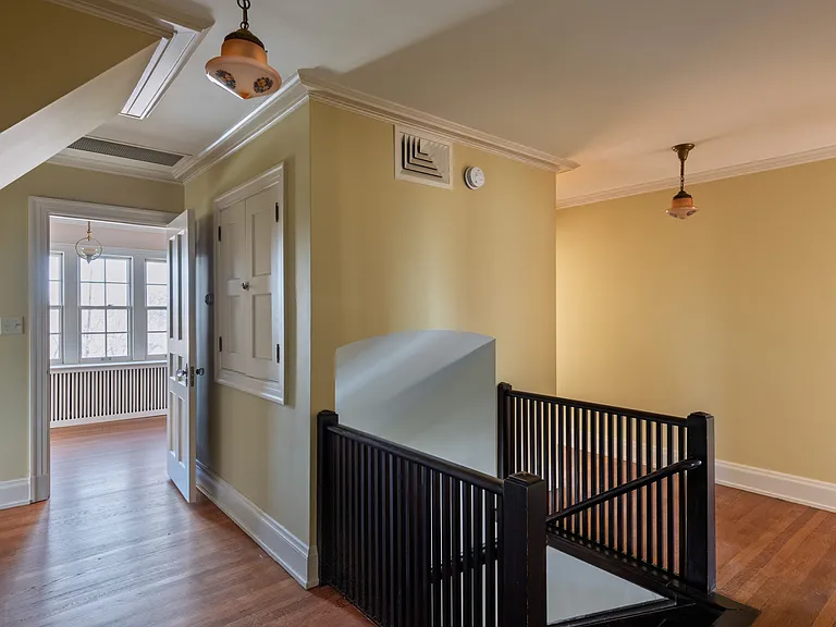 27 Highview Pl — Photo 57