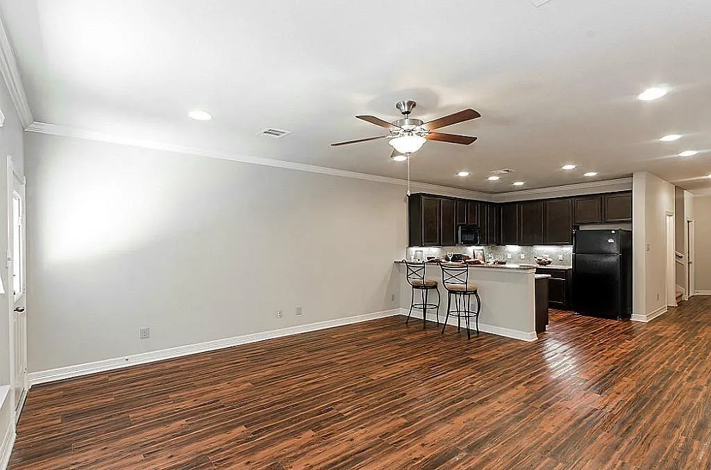 3 bed, 2.5 bath, 1551 sqft, $1,699 — Photo 4