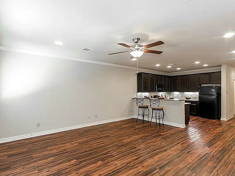 63 Woodland Hills Dr #1A — Photo 4