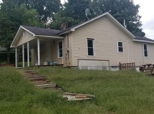 34 Albion St, Mc Caysville, GA 30555