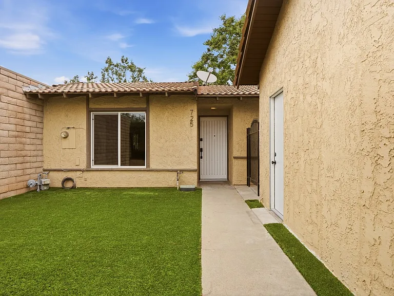 725 Palomares Ave — Photo 35