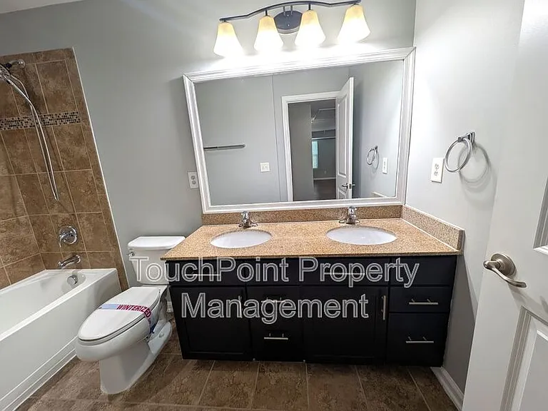 209 Weavers Glenn Pl — Photo 27