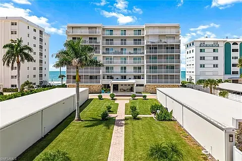 1977 Gulf Shore Blvd N #204 — Photo 4