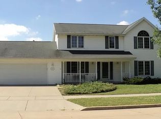 1219 E Wyndmere Dr, Appleton, WI 54913