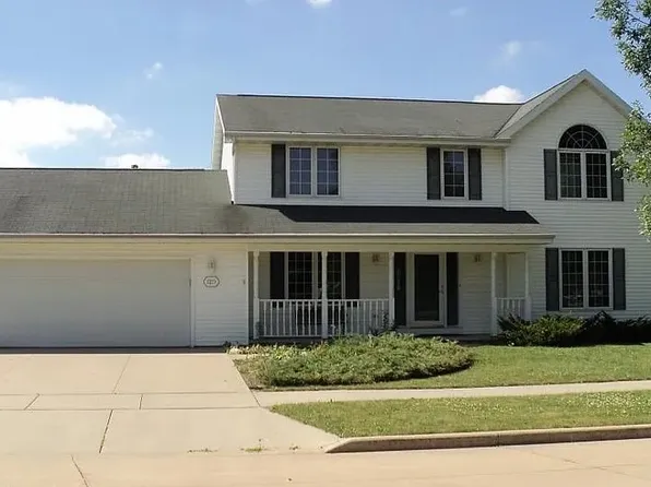 1219 E Wyndmere Dr, Appleton, WI 54913