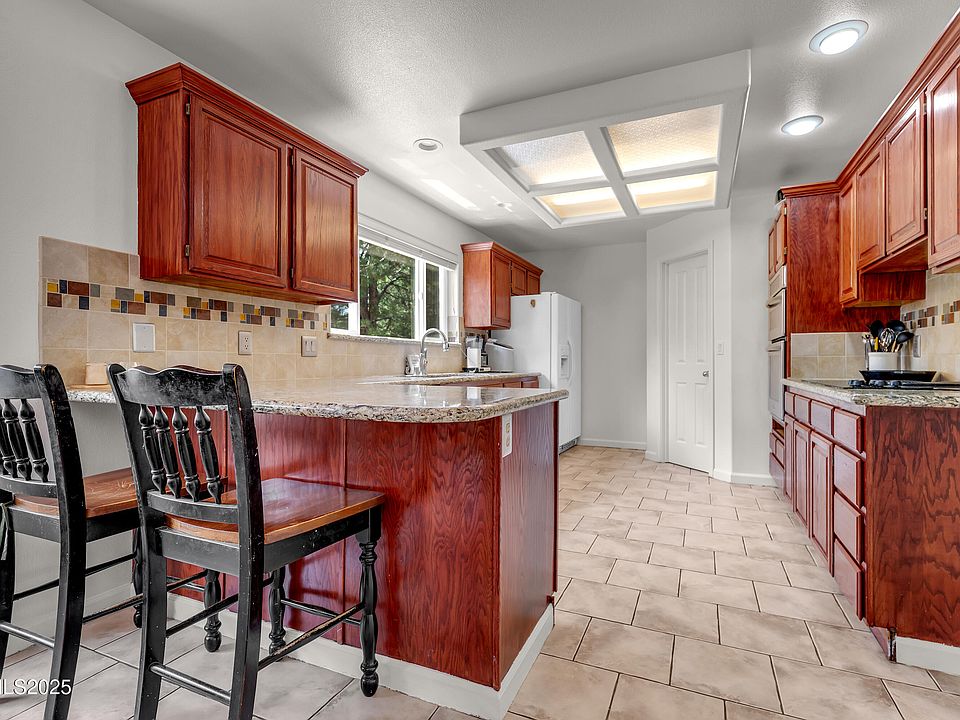 2nd image of 2393 Queen Anne Ct