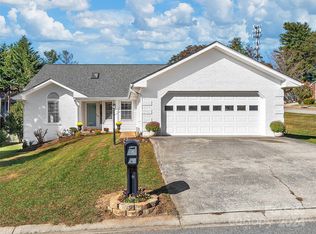 1 Gatehouse Ct, Asheville, NC 28803