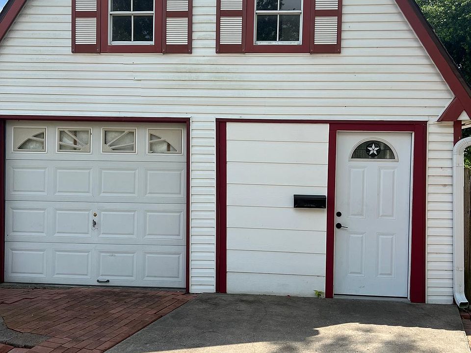Front view, 2 parking spots