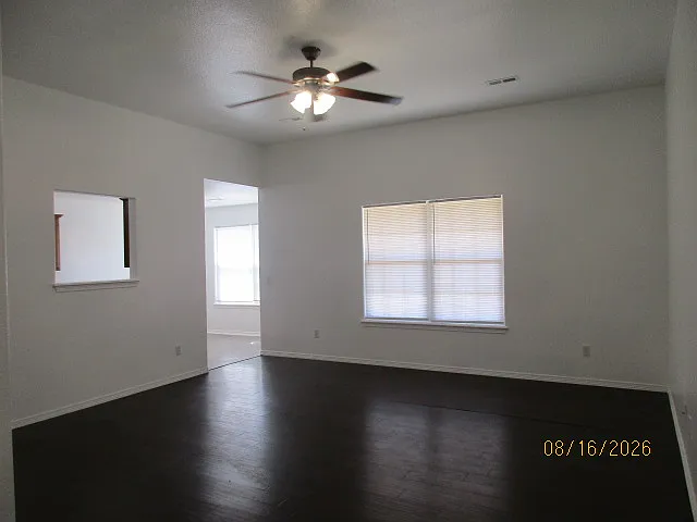 3 bed, 1426 sqft, $1,650 — Photo 3
