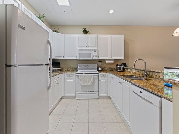 4th image of 1033 World Tour Blvd. #204