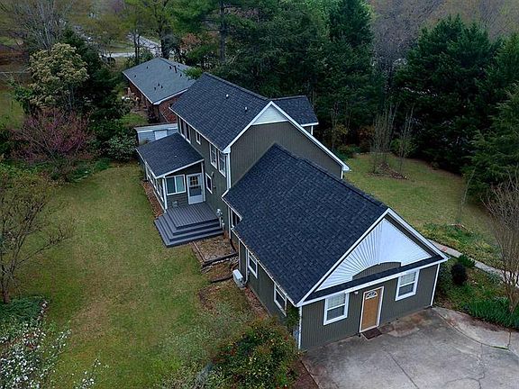 3rd image of 104 Ashley Rd