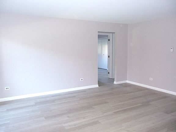 5th image of 15715 Peggy Ln APT 1