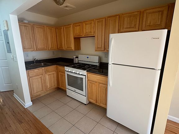 2nd image of 3762 Barnes Ave APT 1