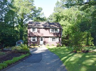 39 Huckleberry Hill Rd, Brookfield, CT 06804