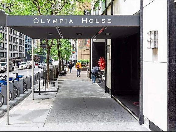 4th image of 279 E 44th St APT 2G