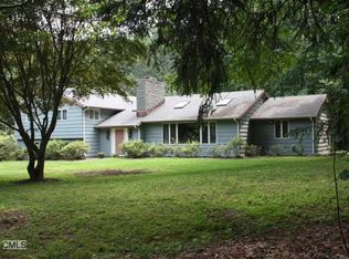 195 Towne House Rd, Fairfield, CT 06824