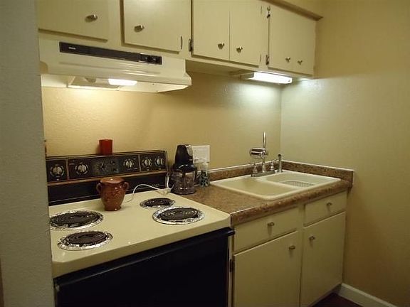 5th image of 1123 Marcia Ave APT 204