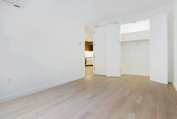 Rented by Artur Gutman, LREB | media 35