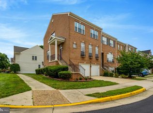 925 Herons Run Ln, Woodbridge, VA 22191