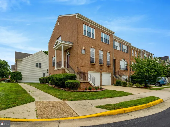 925 Herons Run Ln, Woodbridge, VA 22191