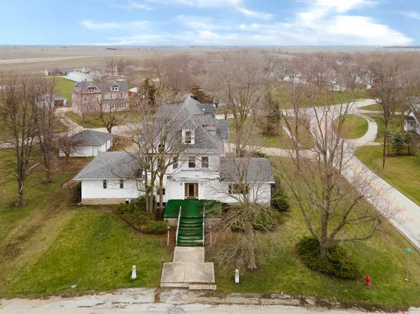 300 W Henry St, Odell, IL 60460