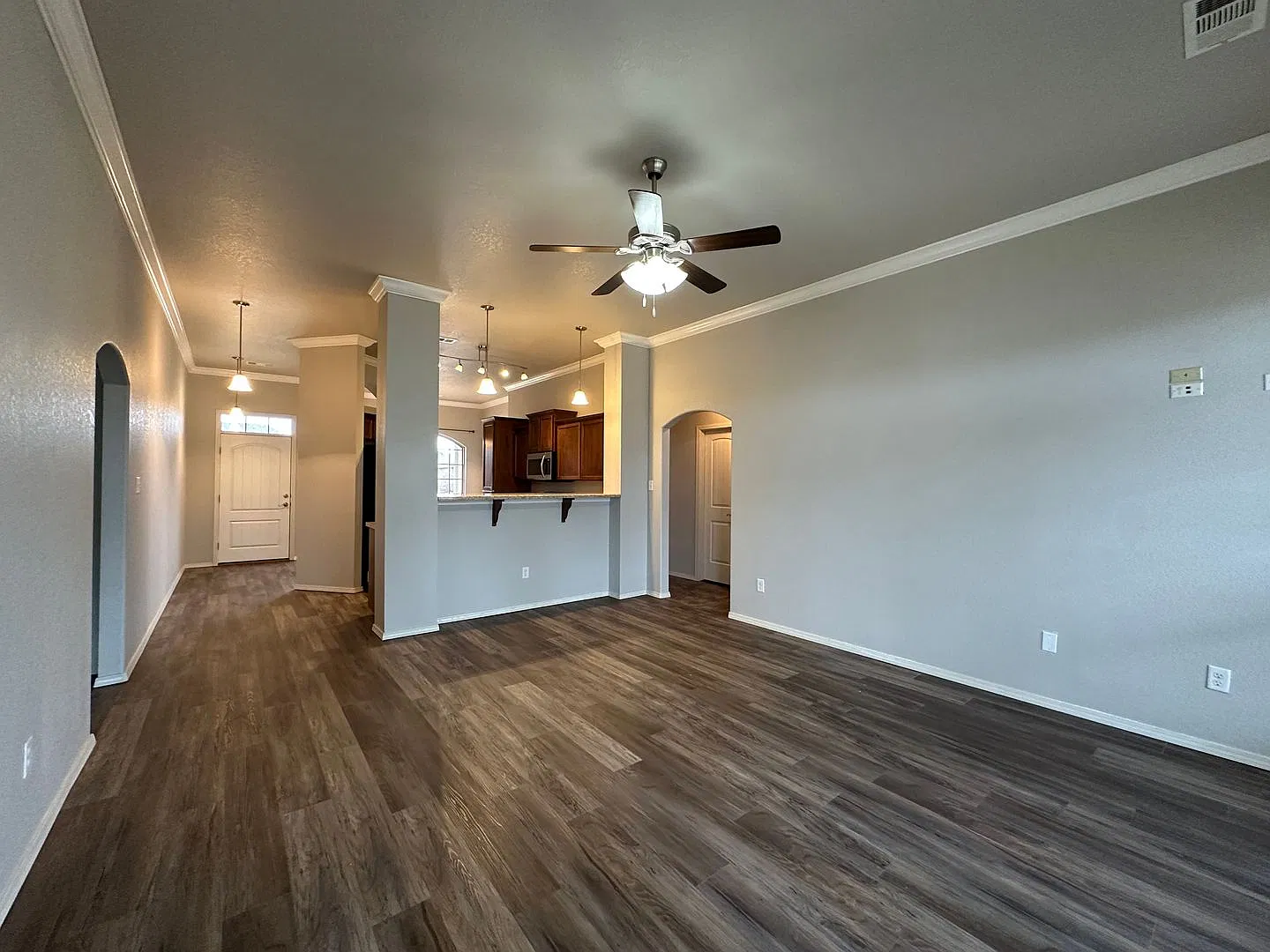 Beautiful Living: 3 Bed, 2 Bath Home with 2-Car Garage and Fenced Backyard — Photo 3