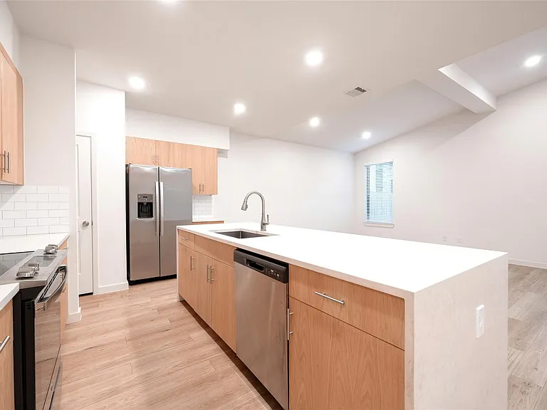 2517 Appian Way #B — Photo 10