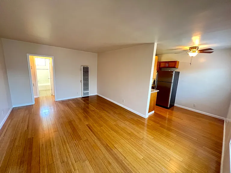 2637 Centinela Ave — Photo 30